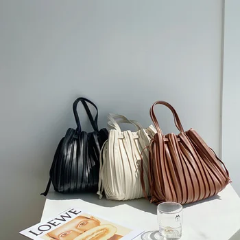 Дамска чанта, Тенденция жените Корейската Версия, Новата Модерна Творческа Раирана Чанта-Месинджър с Едно рамо, Преносим сгъваема чанта от изкуствена кожа, Тенденция