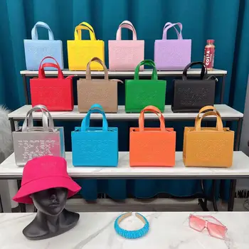 Дизайнерска НОВА Дамска чанта 2022 Пролет/лято, Новата Модерна Универсална Кожена чанта през Рамо с висока текстура, Ежедневни Кожена Чанта на рамото